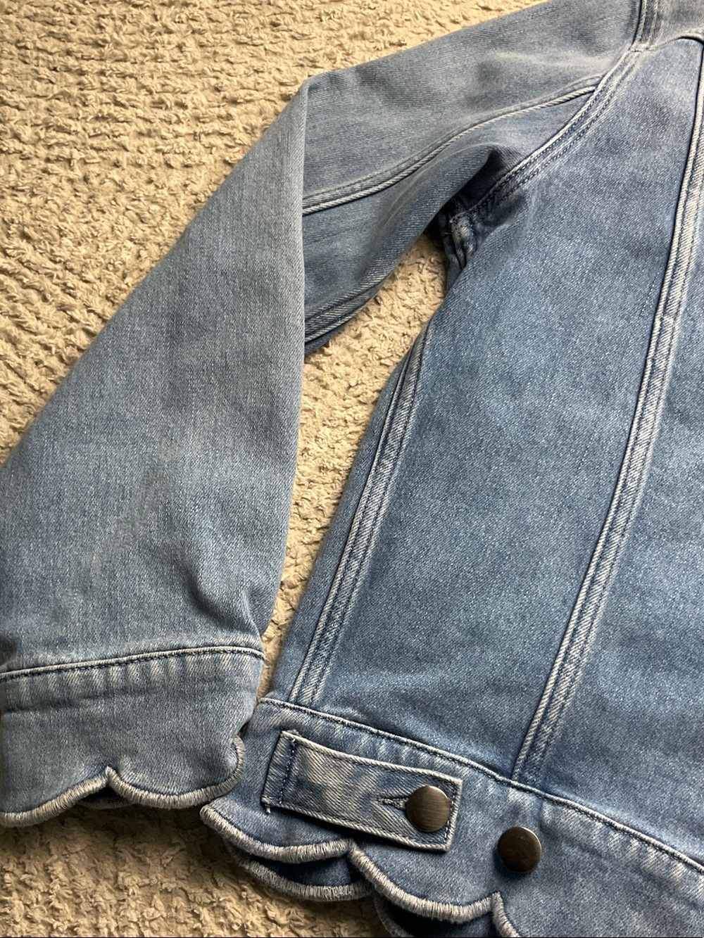 Frame Denim Women’s Willoughby Scallop Hem Light Blue Jean Jacket Size Medium - Picture 14 of 16